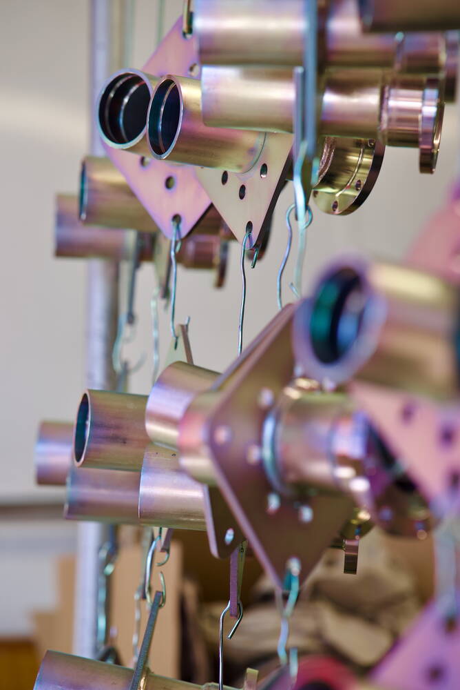 Conversion-coated aluminium components on a jig